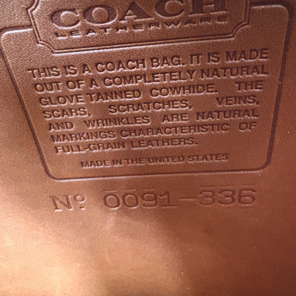 Vintage Coach Unisex Metropolitan Messenger Bag with Turnlock and Shoulder Strap - Picture 3 of 12